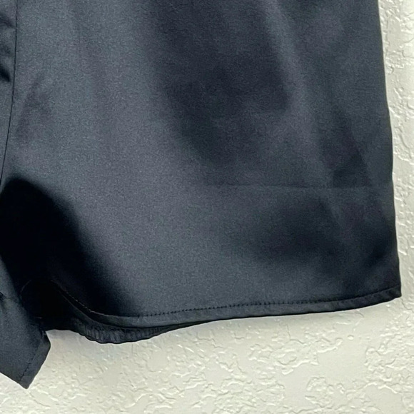 Missguided Romper Women's Sz 2 Shorts Deep V-Neck Flutter Sleeve Satin Black - Picture 8 of 11